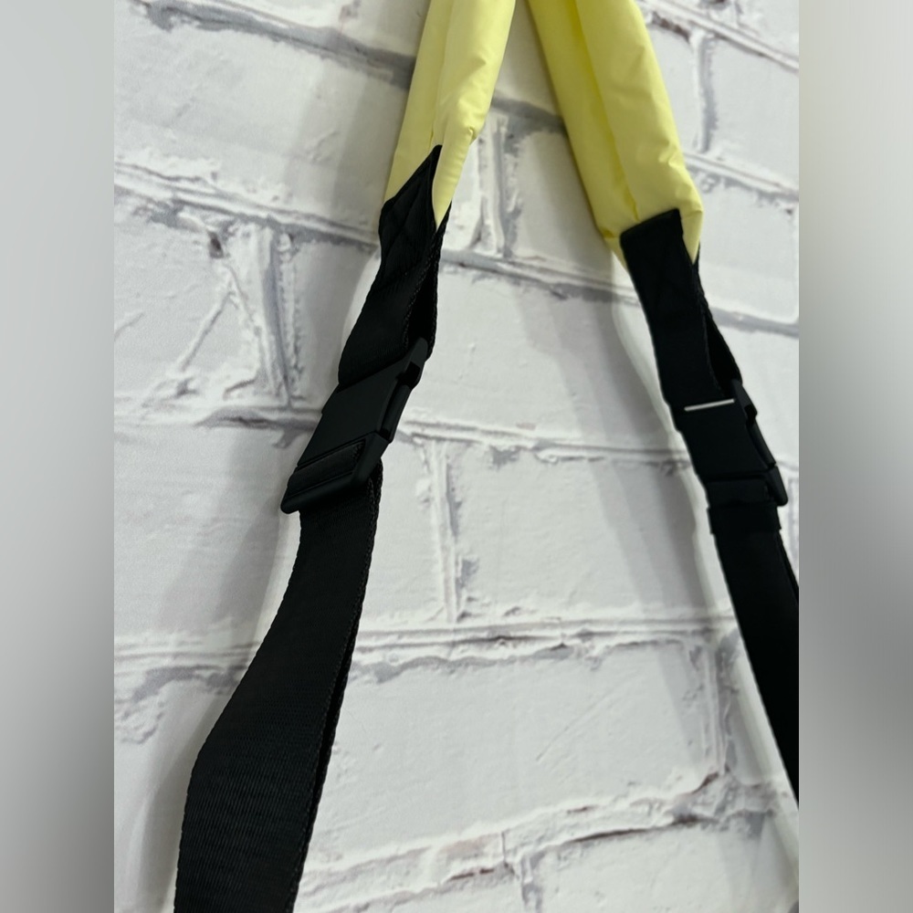 NWT RAINS Loop Crossbody Bag Straw - Picture 4 of 9